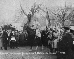 L'entrée triomphale des troupes françaises dans la cité fortifiée le 22 novembre 1918, onze jours après la signature de l'armistice.