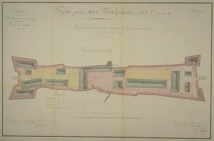 Plan de la citadelle de Bitche en 1844 : on y distingue sur le plateau supérieur le dispositif destiné à récolter l'eau de pluie.