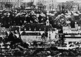 L'ancien collège Saint-Augustin durant le terrible siège de la place en 1870.