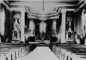 Vue intérieure de l'église vers 1930 (photographie conservée au presbytère).
