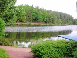 L'étang de Hasselfurth, à deux kilomètres de la ville, a été aménagé en un très agréable complexe de loisirs.