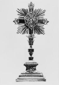 Le reliquaire de la Vraie Croix vu de face (photographie du service régional de l'inventaire de Lorraine).