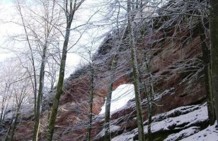 Le rocher de l'Erbsenfelsen se situe à proximité de l'ancien domaine et est particulièrement remarquable.