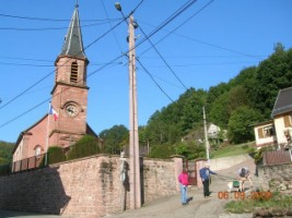 L'église Saint-Chrodegang du village d'Althorn (photographie de la section de Bitche du Club vosgien).