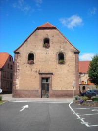 Façade de la chapelle des verriers de Goetzenbruck.