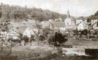 Le village de Hanviller et l'ancienne église durant la première moitié du XXe siècle.