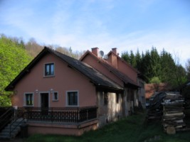 Sur le paisible cours du ruisseau de la Horn, l'ancien moulin de la Schwingmühle accueille aujourd'hui des hôtes.