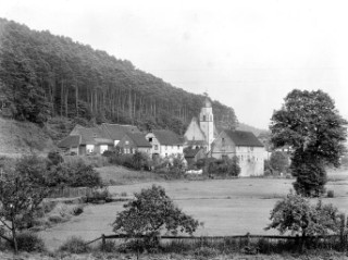 Photographie du village de Philippsbourg en 1925 par Georges-Louis Arlaud.