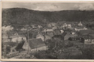 Le village en reconstruction dans les années 1948-1949.