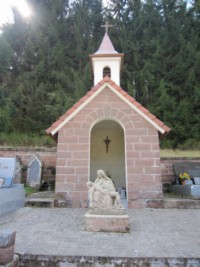 La tombe de l'abbé Joseph Nullans.