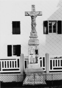 La deuxième croix monumentale de la rue principale (photographie du service régional de l'inventaire de Lorraine).
