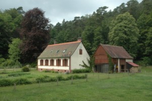 La maison forestière d'Erlenmoos, située en bordure de la route vers Bitche, date de 1873.