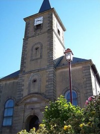 La façade de l'église de Gros-Réderching.