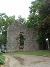 Les ruines de la chapelle Sainte-Marguerite d'Olferding, à Gros-Réderching, datent du XVe siècle (photographie de la communauté de paroisses Saint-Wendelin de Rohrbach-lès-Bitche).