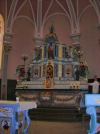L'église paroissiale Saint-Marc renferme un mobilier très intéressant, datant du XVIIIe siècle. Le maître-autel date de 1741 et est sensiblement restauré et augmenté en 1901.