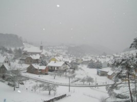 Le village de verriers sous la neige (photographie de Linda Burgun).