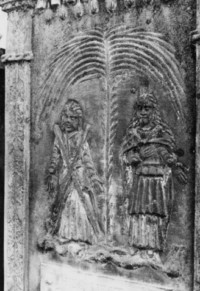 Sur la tombe d'Andreas, les saints patrons des défunts sont représentés sous un saule pleureur (photographie du service régional de l'inventaire de Lorraine).