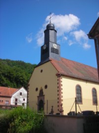 La chapelle du village de Bousseviller est dédiée à sainte Odile ainsi qu'à saint Gengoult.