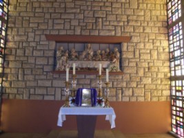 Le tabernacle et la représentation de la Sainte-Cène.