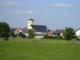 L'église Saint-Maurice d'Erching, située dans le hameau de Guiderkirch, est reconstruite en 1777, puis à nouveau après la dernière guerre mondiale.