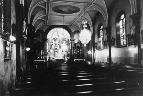 Vue intérieure de l'église, vers le chœur (photographie du service régional de l'inventaire de Lorraine).