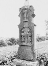 La croix est érigée en 1882 (photographie du service régional de l'inventaire de Lorraine).
