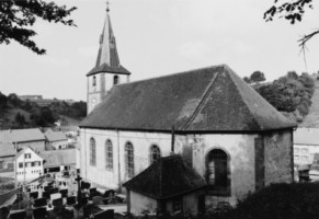 L'église Saint-Laurent depuis le Sud-Est (photographie du service régionalde l'inventaire de Lorraine).