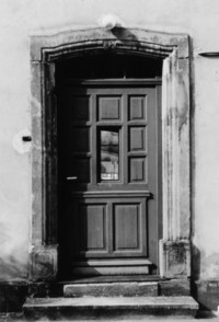 La porte du presbytère (photographie du service régionalde l'inventaire de Lorraine).