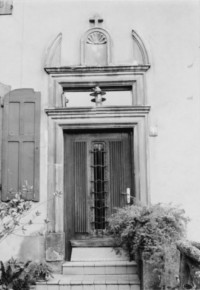 La porte du presbytère (photographie du Service régional de l'inventaire de Lorraine).