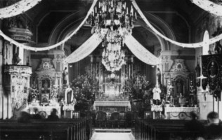L'intérieur de l'église paroissiale avant la seconde guerre mondiale (photographie de Mme Marcel Boulliung de Rimling).