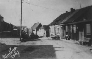 Une rue du village en 1947.