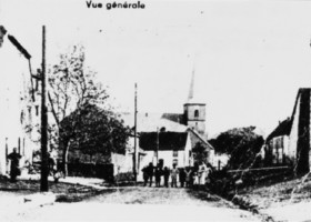 La rue de l'église vers 1920-1930.