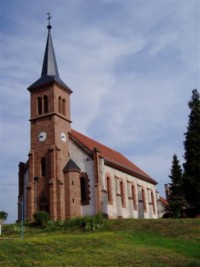 L'église paroissiale Saint-Vincent-de-Paul de Rolbing date de 1854.