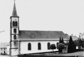 L'église depuis le Sud (photographie du service régional de l'inventaire de Lorraine).