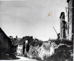 Ruines de l'église en 1945.