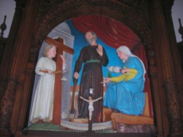La Sainte Famille de Nazareth est représentée sur le retable de l'autel de la chapelle d'Eschviller, à Volmunster.