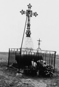 La croix date de 1757.